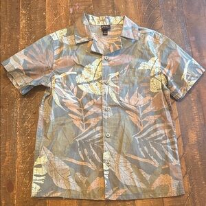 Art Class Men's Leaf Pattern Casual Shirt - Green and Tan